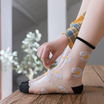 Flower Embroidery Crystal Silk Socks Summer Ultra-Thin Transparent Women Socks Mesh Fishnet Lace Harajuku Retro Crew Socks Women