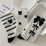 Black and White Strawberry Socks Women's Autumn Winter Japanese Socks Long Tube Cotton Socks All-match Student Mid-tube Socks